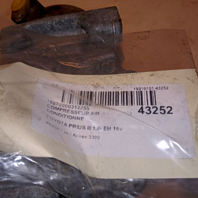 Compresseur air conditionne occasion TOYOTA PRIUS III Phase 1 06-2009->02-2012 1.8i EH 16v [HYBRID RECHARGEABLE] 100ch 8837047033 7