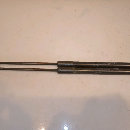 Verin droit hayon occasion TOYOTA YARIS II Phase 1 12-2005->11-2009 1.0i 69ch 689500D022