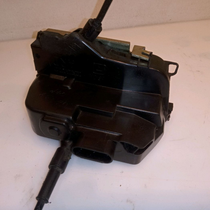 Serrure porte ard occasion RENAULT VELSATIS 8200012896 2