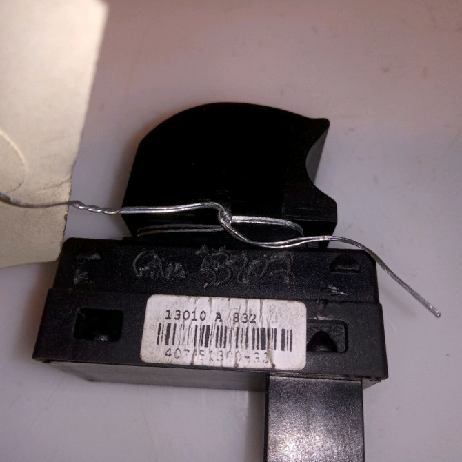 Commande lève-glace porte avant droite occasion FIAT PUNTO EVO III Phase 1 10-2009->12-2013 1.3 MULTIJET 75ch 735500049 3