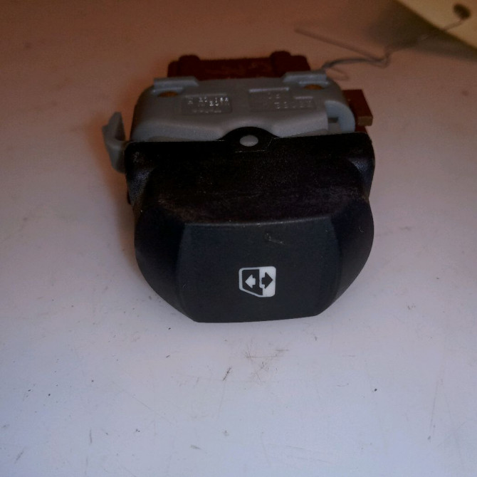 Commande lève-glace porte avant droite occasion RENAULT VELSATIS 1
