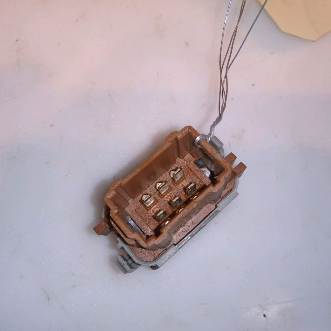 Commande lève-glace porte avant droite occasion RENAULT VELSATIS 2