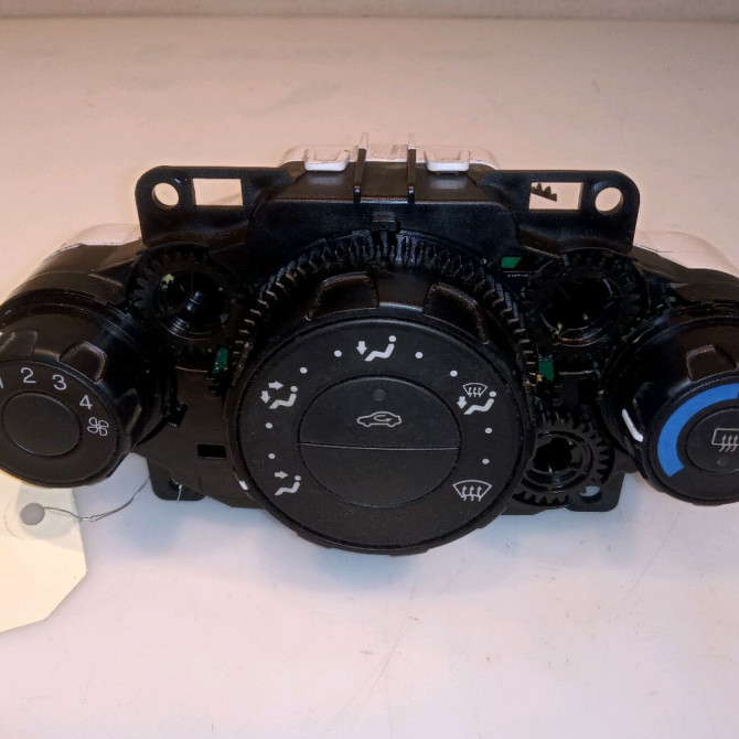 Commande de chauffage occasion FORD FIESTA VI Phase 1 10-2008->11-2012 1.4 TDCI 68ch 1777063 1