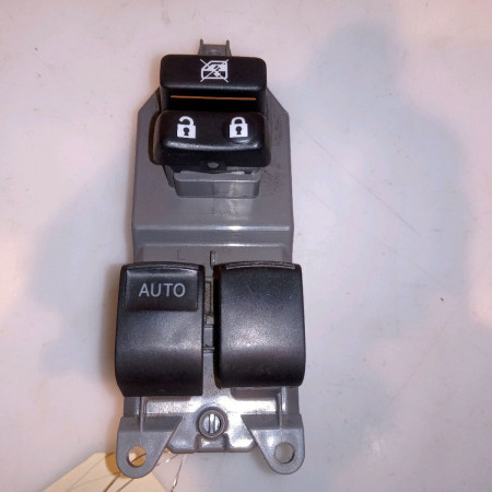 Commande lève-glace porte avant gauche occasion TOYOTA YARIS II Phase 1 12-2005->11-2009 1.0i 69ch 848200D200