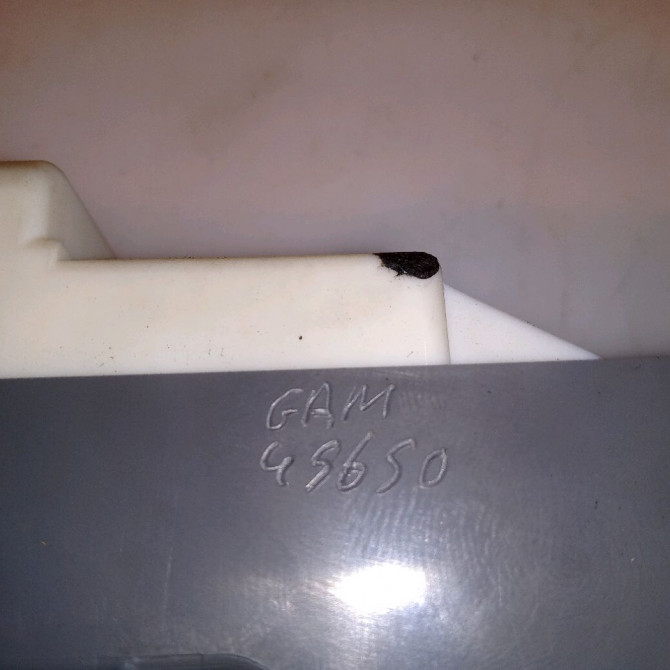 Commande lève-glace porte avant gauche occasion TOYOTA YARIS II Phase 1 12-2005->11-2009 1.0i 69ch 848200D200 3