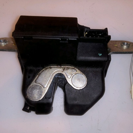 Serrure hayon occasion FIAT PUNTO EVO III Phase 1 10-2009->12-2013 1.3 MULTIJET 75ch 52161765