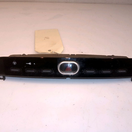 Bouton de warning occasion FIAT PUNTO EVO III Phase 1 10-2009->12-2013 1.3 MULTIJET 75ch