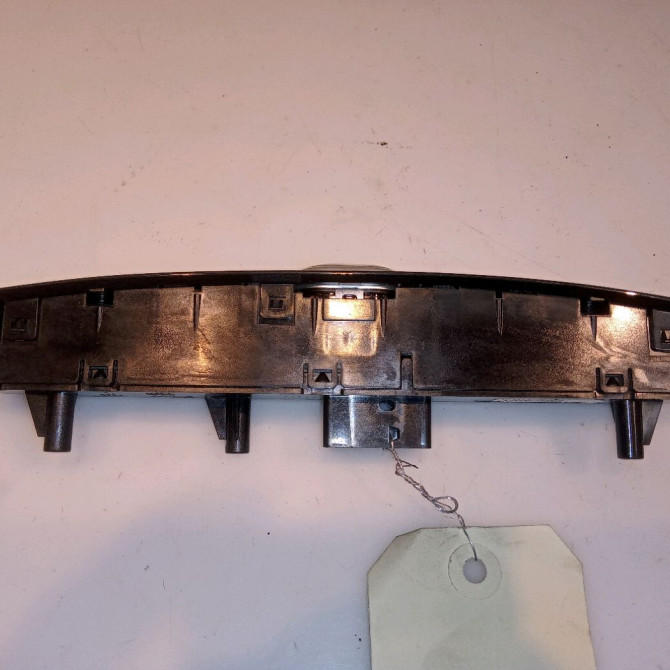 Bouton de warning occasion FIAT PUNTO EVO III Phase 1 10-2009->12-2013 1.3 MULTIJET 75ch 2