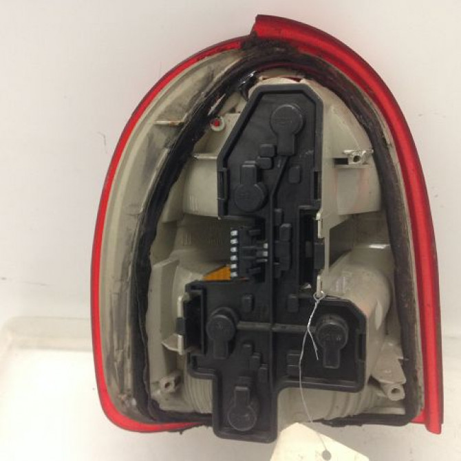 Feu arrière droit occasion OPEL CORSA II Phase 1 03-1993->04-1997 1.5 D 90444142 2