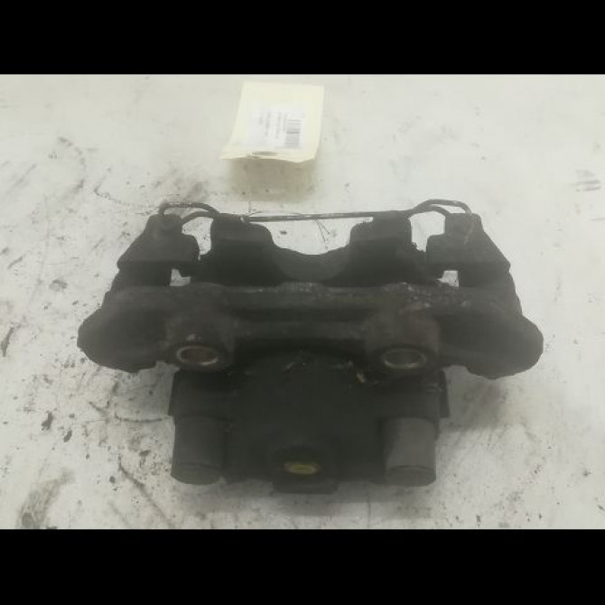 Etrier de frein avant gauche occasion OPEL CORSA I 90421744 2