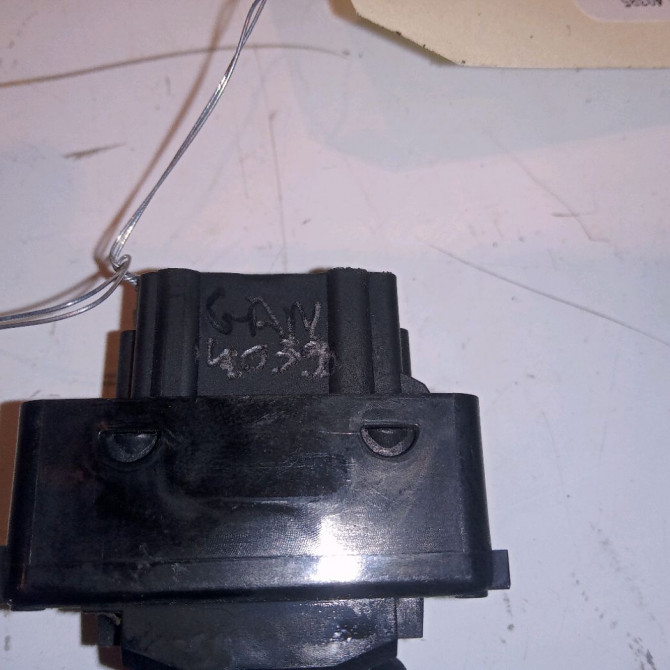 Commande lève-glace porte avant droite occasion CITROEN BERLINGO II Phase 1 05-2008->01-2012 1.6 HDI 16v 90ch 6490HQ 3