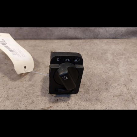 Interrupteur commande de phares occasion OPEL CORSA II Phase 1 03-1993->04-1997 1.2i 90213283