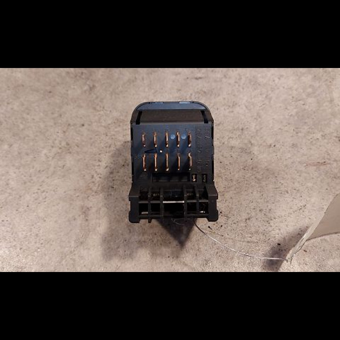 Interrupteur commande de phares occasion OPEL CORSA II Phase 1 03-1993->04-1997 1.2i 90213283 2