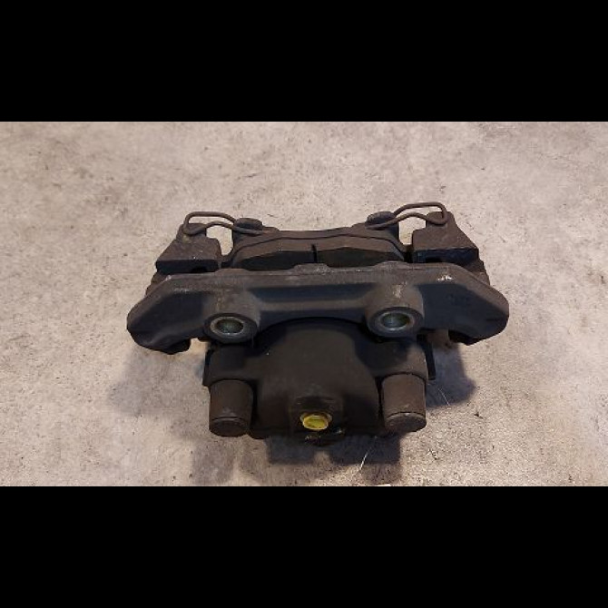 Etrier de frein avant gauche occasion OPEL CORSA II Phase 1 03-1993->04-1997 1.2i 90421744 2