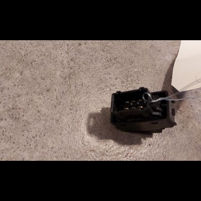 Commande lève-glace porte avant droite occasion PEUGEOT PARTNER II Phase 3 04-2015->... 6490HQ 2