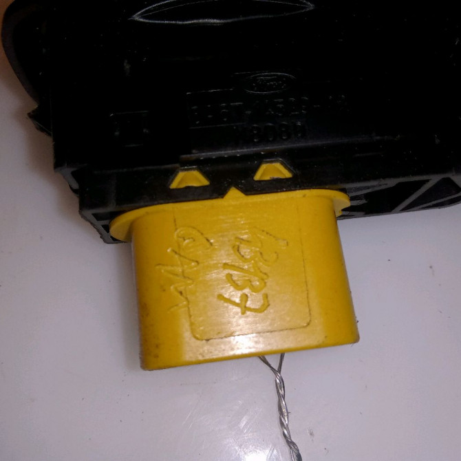 Commande lève-glace porte avant droite occasion FORD FIESTA VI Phase 1 10-2008->11-2012 1.4 TDCI 70ch 1823466 3