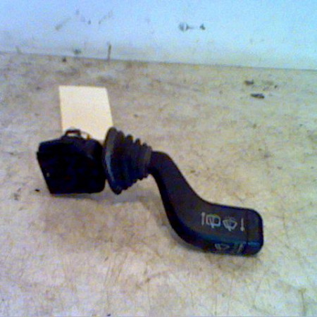 Commande essuie glace occasion OPEL CORSA II Phase 1 03-1993->04-1997 1.5 D 90243394