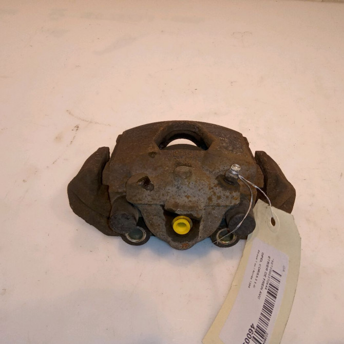 Etrier de frein avant gauche occasion OPEL CORSA II Phase 1 03-1993->04-1997 1.4i 90421744 1