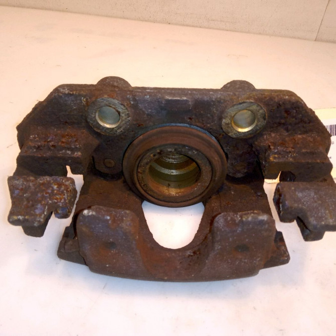 Etrier de frein avant gauche occasion OPEL CORSA II Phase 1 03-1993->04-1997 1.4i 90421744 2