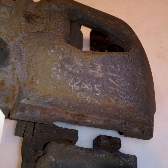 Etrier de frein avant gauche occasion OPEL CORSA II Phase 1 03-1993->04-1997 1.4i 90421744 3