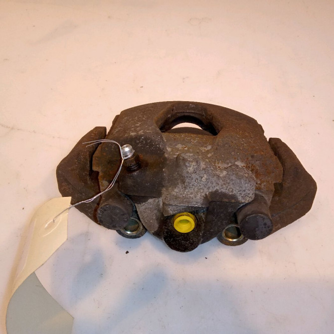 Etrier de frein avant droit occasion OPEL CORSA II Phase 1 03-1993->04-1997 1.4i 90421745 1