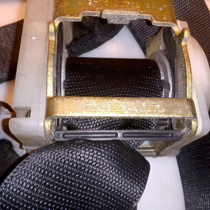 Ceinture arrière droite occasion OPEL CORSA II Phase 1 03-1993->04-1997 1.4i 90444264 2