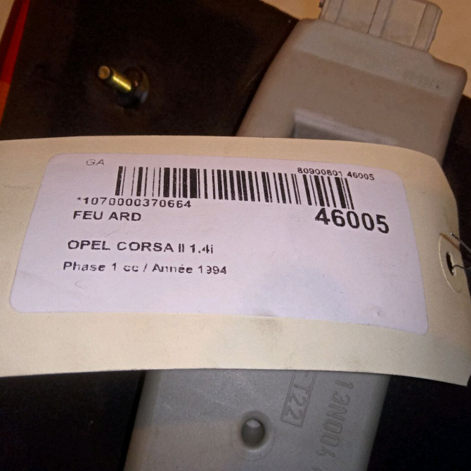 Feu arrière droit occasion OPEL CORSA II Phase 1 03-1993->04-1997 1.4i 90444142 4