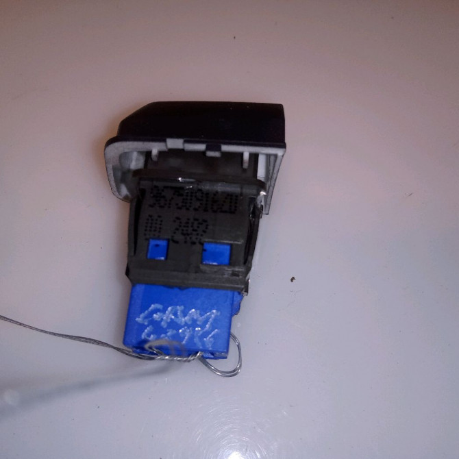 Bouton de warning occasion PEUGEOT 208 208 Phase 1 2012-03-01->2015-09-30 1.2 VTI 82ch 96750916ZD 2