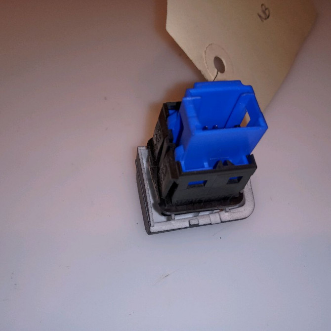 Bouton de warning occasion PEUGEOT 208 208 Phase 1 2012-03-01->2015-09-30 1.4 HDI 68ch 96750916ZD 2