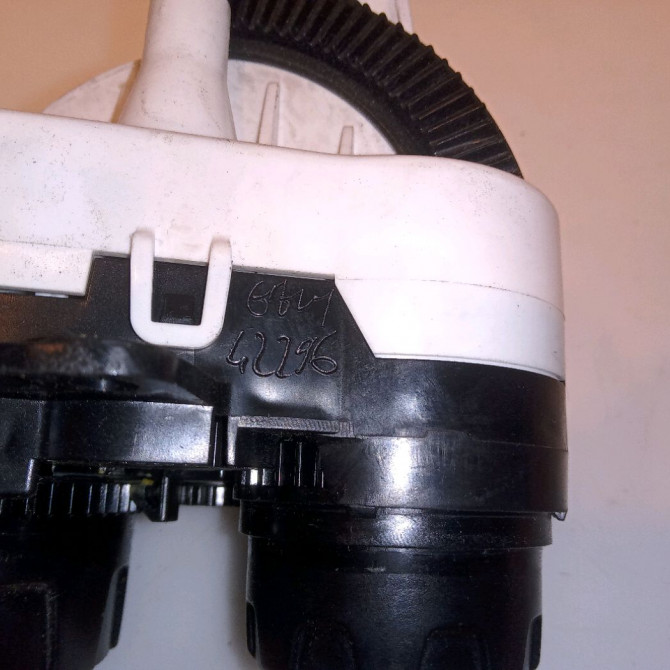 Commande de chauffage occasion FORD FIESTA VI Phase 1 10-2008->11-2012 1.4 TDCI 68ch 1777069 3