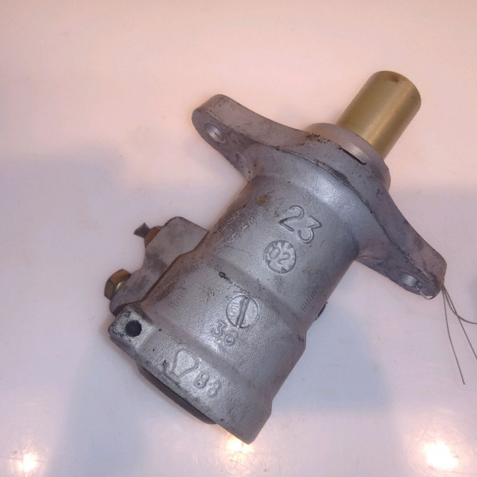 Maitre cylindre occasion FORD FIESTA V Phase 1 09-2002->10-2005 1.4i 1735964 2