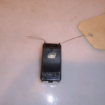 Commande lève-glace porte avant droite occasion CITROEN BERLINGO II Phase 1 05-2008->01-2012 1.6 HDI 16v 90ch 6490HQ