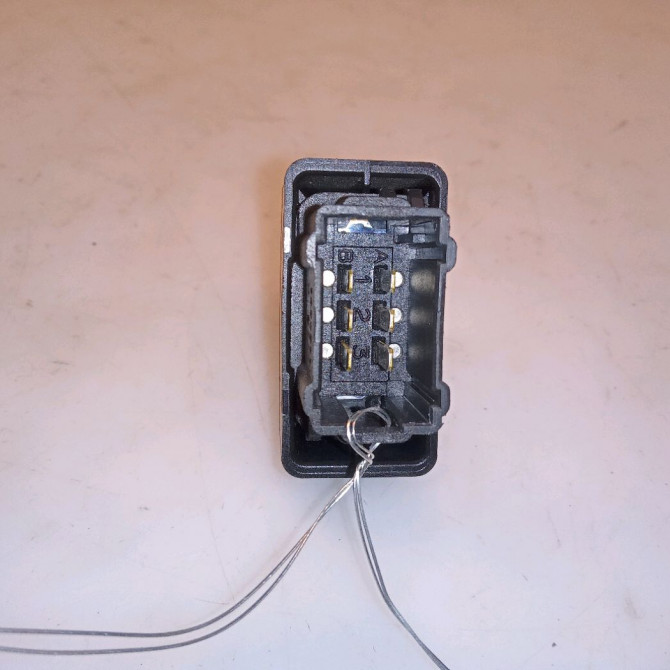 Commande lève-glace porte avant droite occasion CITROEN BERLINGO II Phase 1 05-2008->01-2012 1.6 HDI 16v 90ch 6490HQ 2