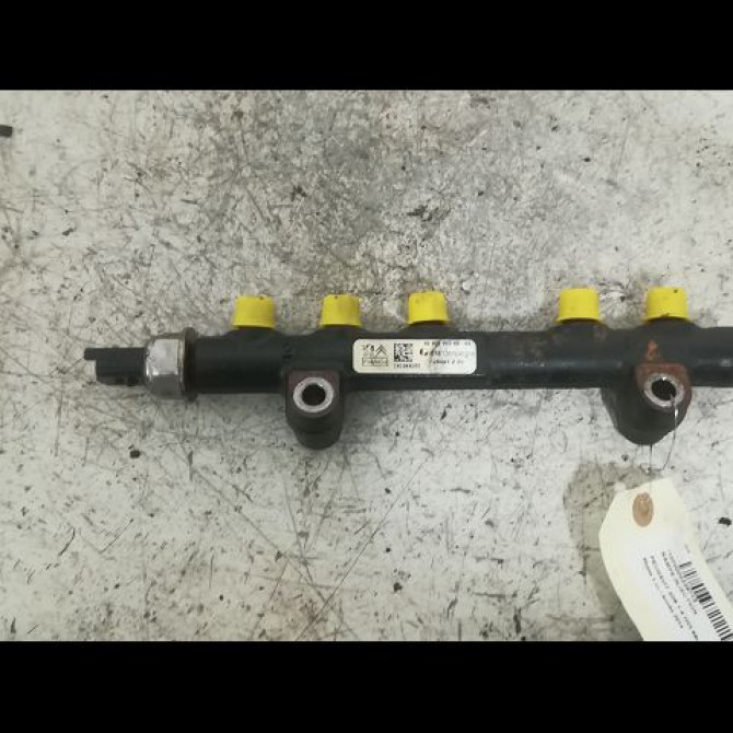 Rampe injection occasion PEUGEOT 208 208 Phase 1 2012-03-01->2015-09-30 1.4 HDI 68ch 1570Q4 1