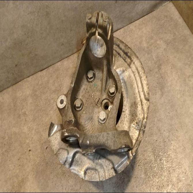 Moyeu avg occasion B.M.W. SERIE 3 V Phase 2 09-2008->12-2011 318i 143ch 31216765157 2