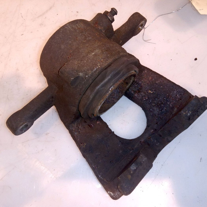 Etrier de frein avant gauche occasion B.M.W. SERIE 1 I Phase 1 05-2004->12-2006 118i 129ch 34116774681 2