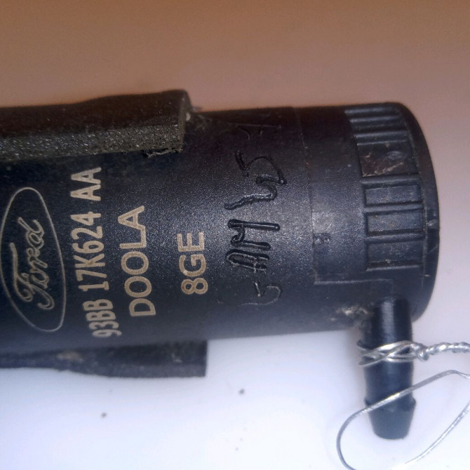 Pompe lave-glace avant occasion FORD TRANSIT CONNECT I 1698640 2