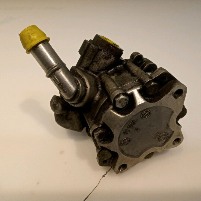 Pompe direction assistee occasion B.M.W. SERIE 1 I Phase 1 05-2004->12-2006 120d 32416768155 1