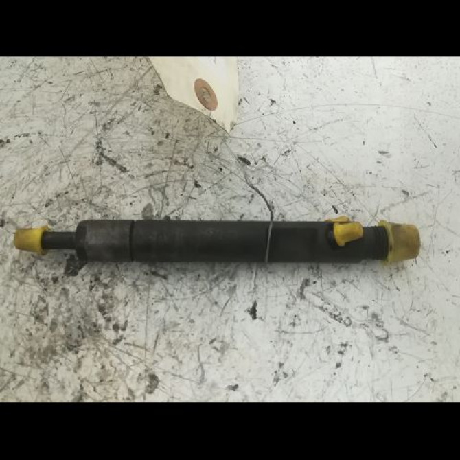 Injecteur occasion FORD FIESTA IV Phase 2 09-1999->09-2002 1.8 D 1213938 2