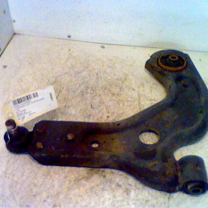 Triangle inf avd occasion FORD COURRIER III Phase 2 01-1994->10-1996 1.8 D 1330238 1