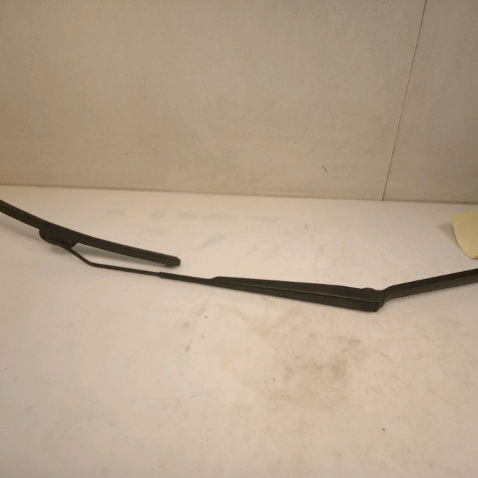 Bras essuie-glace avant droit occasion NISSAN X-TRAIL I Phase 2 01-2004->11-2007 2.2 DCI 288818H900 1