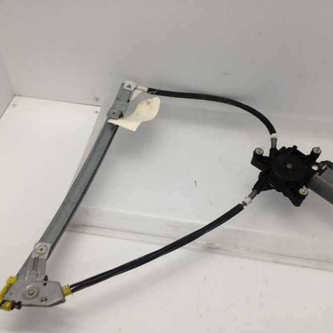 Mecanisme + moteur lève-glace avant droit occasion RENAULT MEGANE I Phase 1 11-1995->03-1999 1.6 8200038152 1