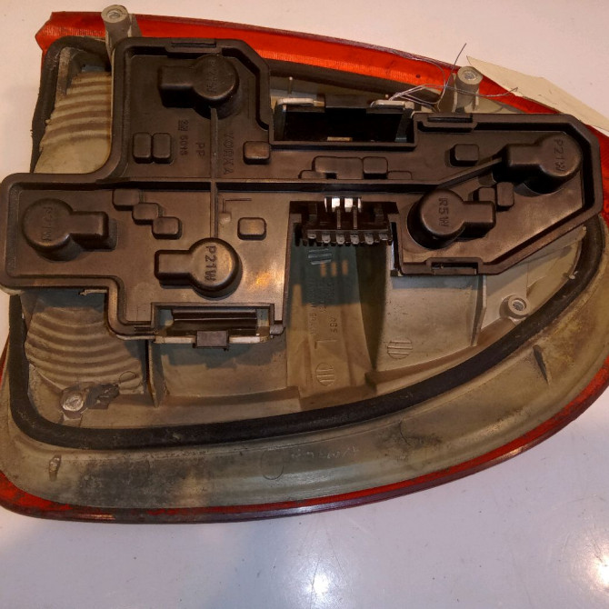 Feu arrière gauche occasion FORD FIESTA III Phase 2 01-1994->10-1996 1.8 D 2