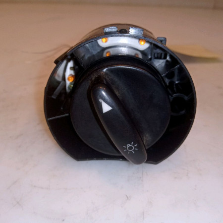 Interrupteur commande de phares occasion AUDI A3 I Phase 2 10-2000->06-2003 1.9 TDi 130ch 8L1941531JB98