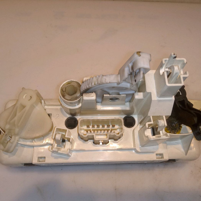 Commande de chauffage occasion RENAULT MEGANE II Phase 2 01-2006->06-2009 1.5 DCI 85ch 7701055146 3