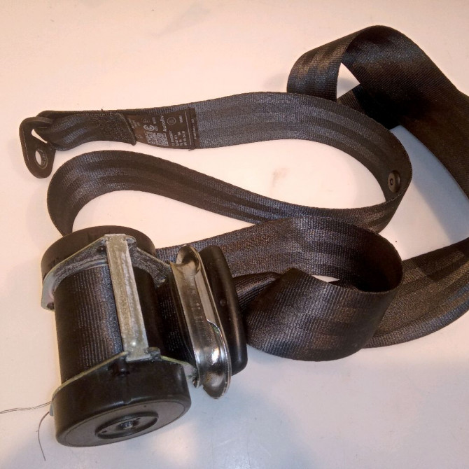 Ceinture arrière gauche occasion SKODA YETI 5L6857447ARAA 1