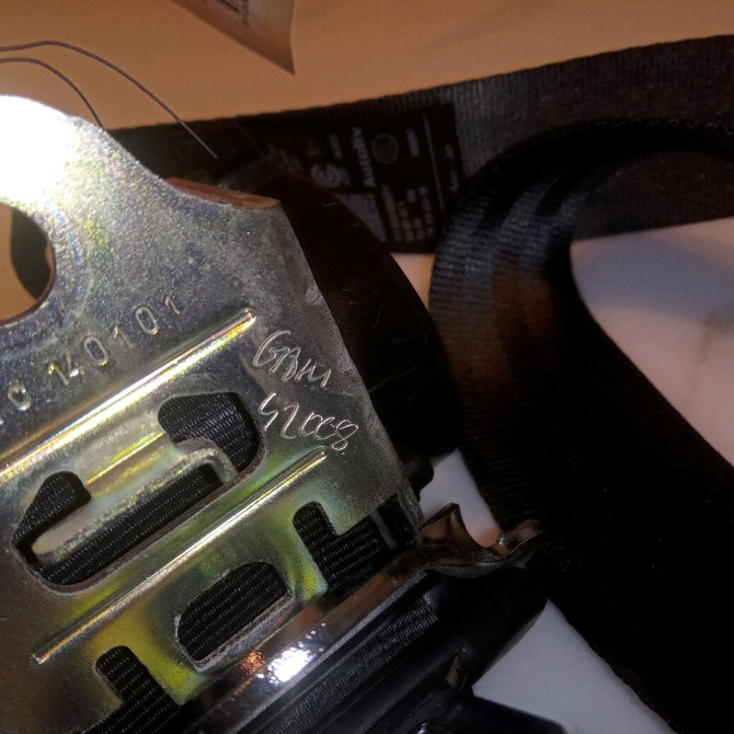 Ceinture arrière gauche occasion SKODA YETI 5L6857447ARAA 3