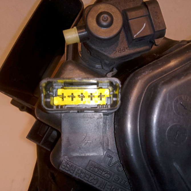 Phare droit occasion RENAULT VELSATIS 7701051092 3