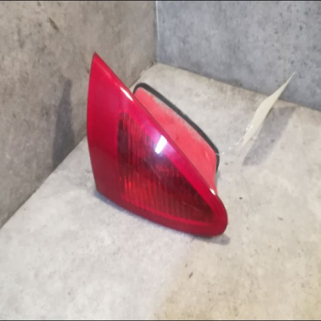 Feu arrière interieur gauche occasion ALFA ROMEO 147 Phase 1 09-2000->09-2004 1.6 T S 120ch