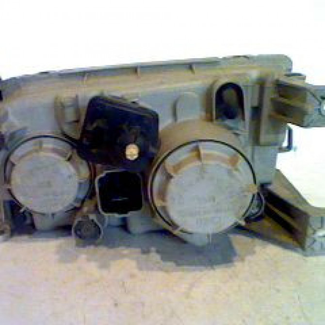 Phare droit occasion HYUNDAI TRAJET Phase 1 10-2000->04-2007 921043A020 2